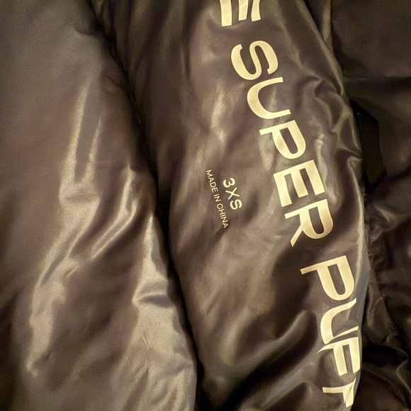 Aritzia super puff Shorty - Picture 10 of 11